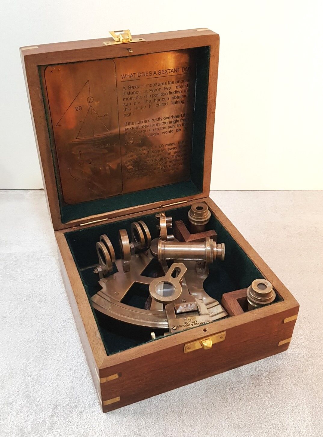 Ahşap kutulu bronz sextant