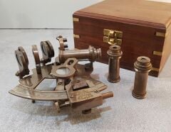 Ahşap kutulu bronz sextant