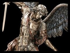 St.Michael Heykeli - Büyük Boy