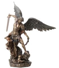 St.Michael Heykeli - Büyük Boy