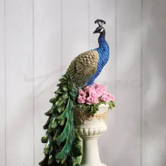 Vazo Üstünde Tavus Kuşu Biblo