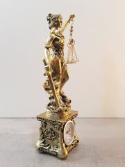 Adalet Heykeli Masa Saati (26 cm)